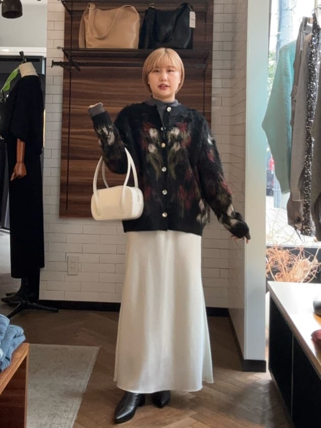 LARUTAの花柄ジャガードシャギー2WAYニットを使ったコーディネート 