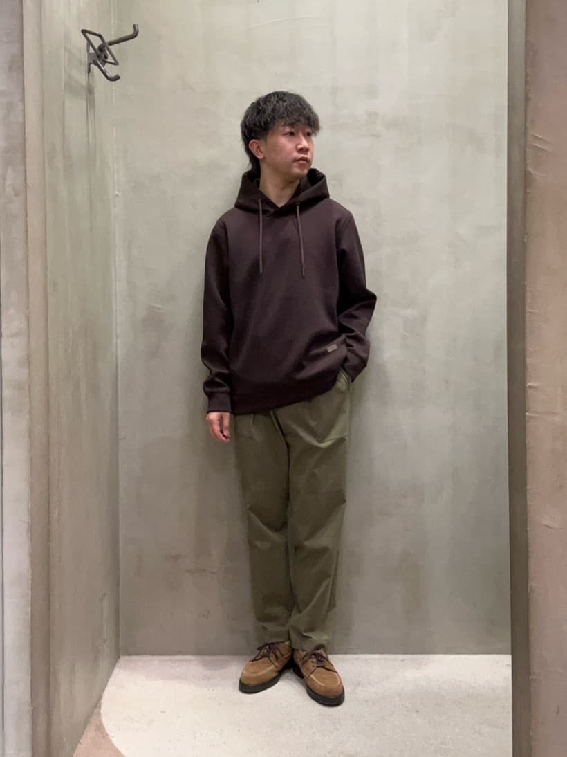 TAKEO KIKUCHIの【Made in JAPAN】エアダン プルオーバー パーカを使ったコーディネートを紹介します。｜Rakuten Fashion(楽天ファッション／旧楽天ブランドアベニュー)4781713