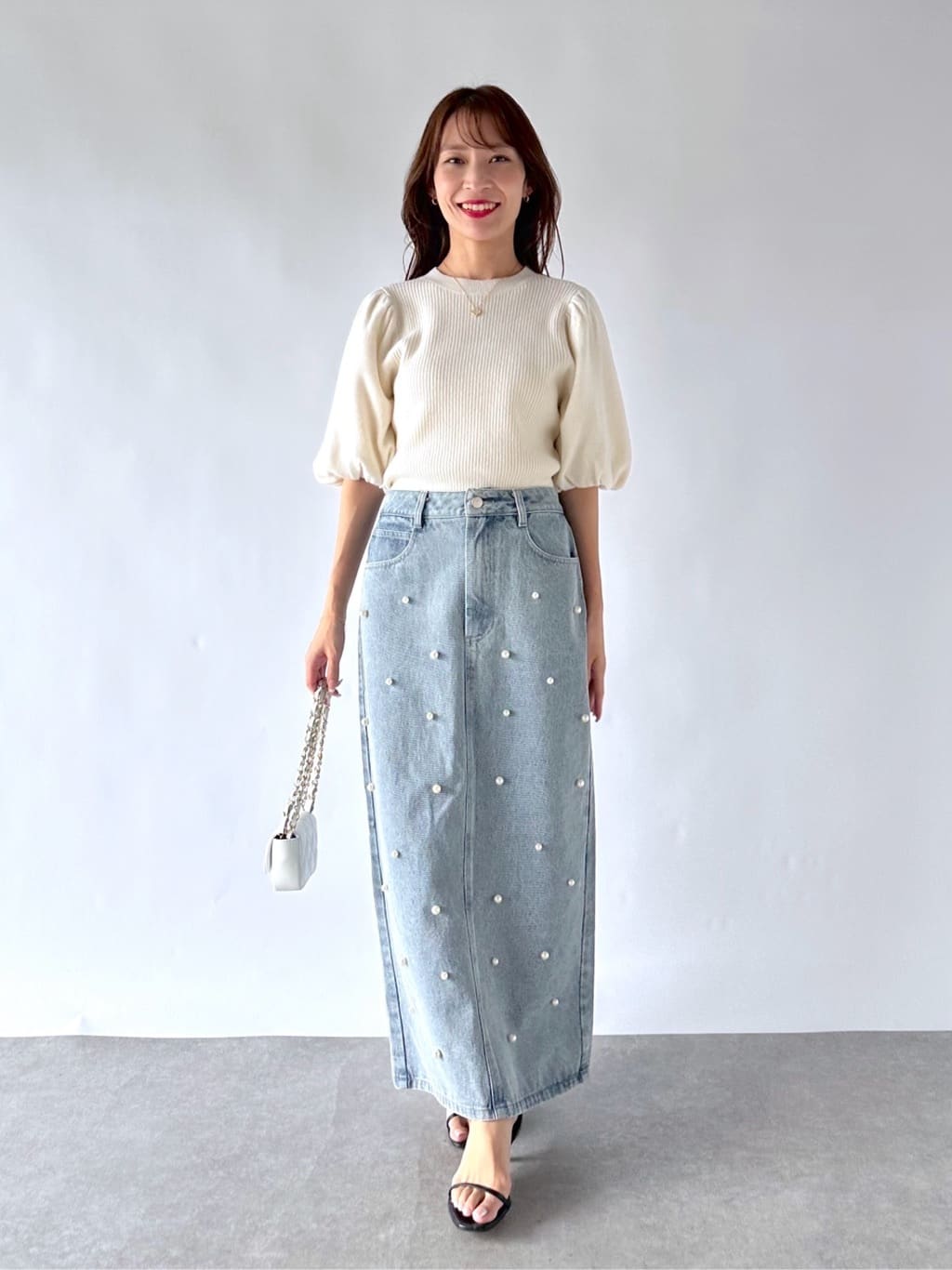 La boutique BonBonの【3サイズ展開あり・新色登場!】パール付きデニム 