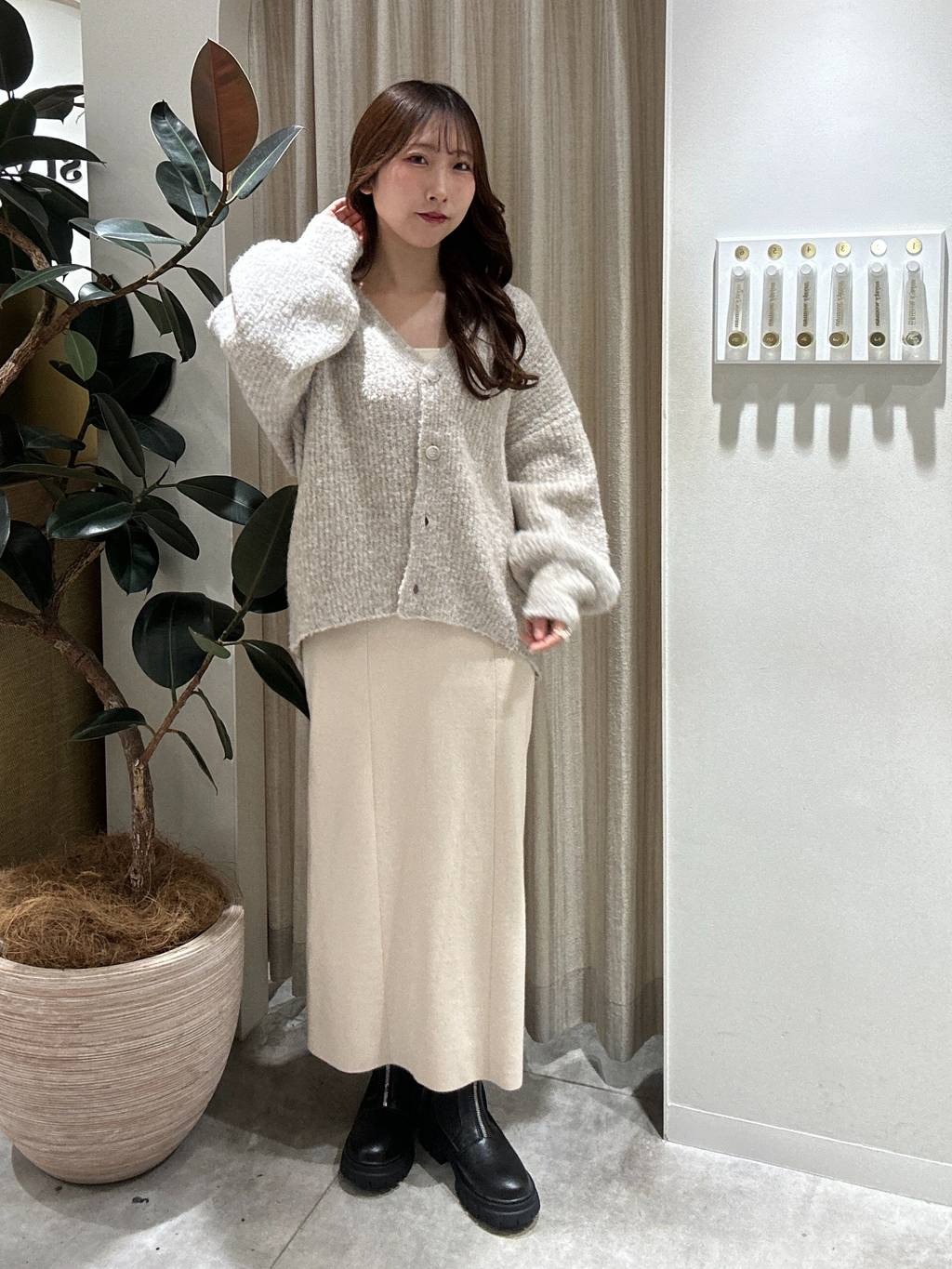 mysty womanの【古畑星夏さん着用アイテム】ダブルZIPニットカーディガン*ノースリーブワンピース2を使ったコーディネートを紹介します。｜Rakuten Fashion(楽天ファッション／旧楽天ブランドアベニュー)4791020