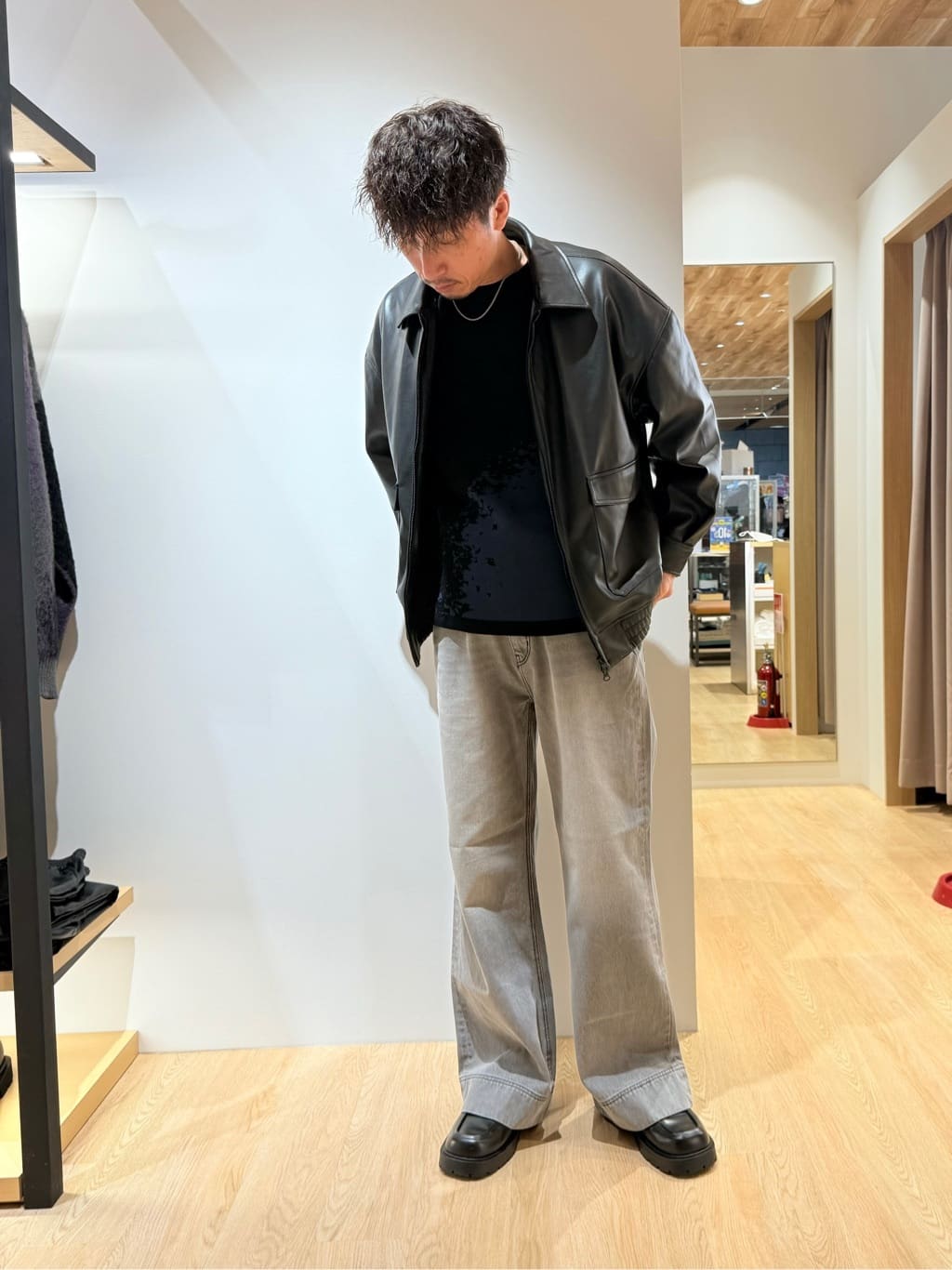 tk.TAKEO KIKUCHIのA-2シンセティックレザーブルゾンを使ったコーディネートを紹介します。｜Rakuten Fashion(楽天ファッション／旧楽天ブランドアベニュー)4794906