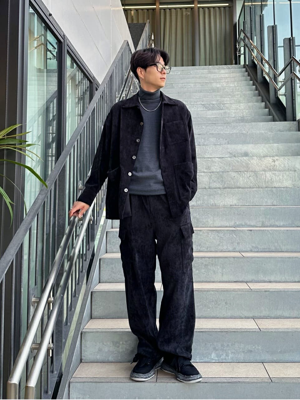 LOVELESSのコーデュロイワイドカーゴイージーを使ったコーディネートを紹介します。｜Rakuten Fashion(楽天ファッション／旧楽天ブランドアベニュー)4800838