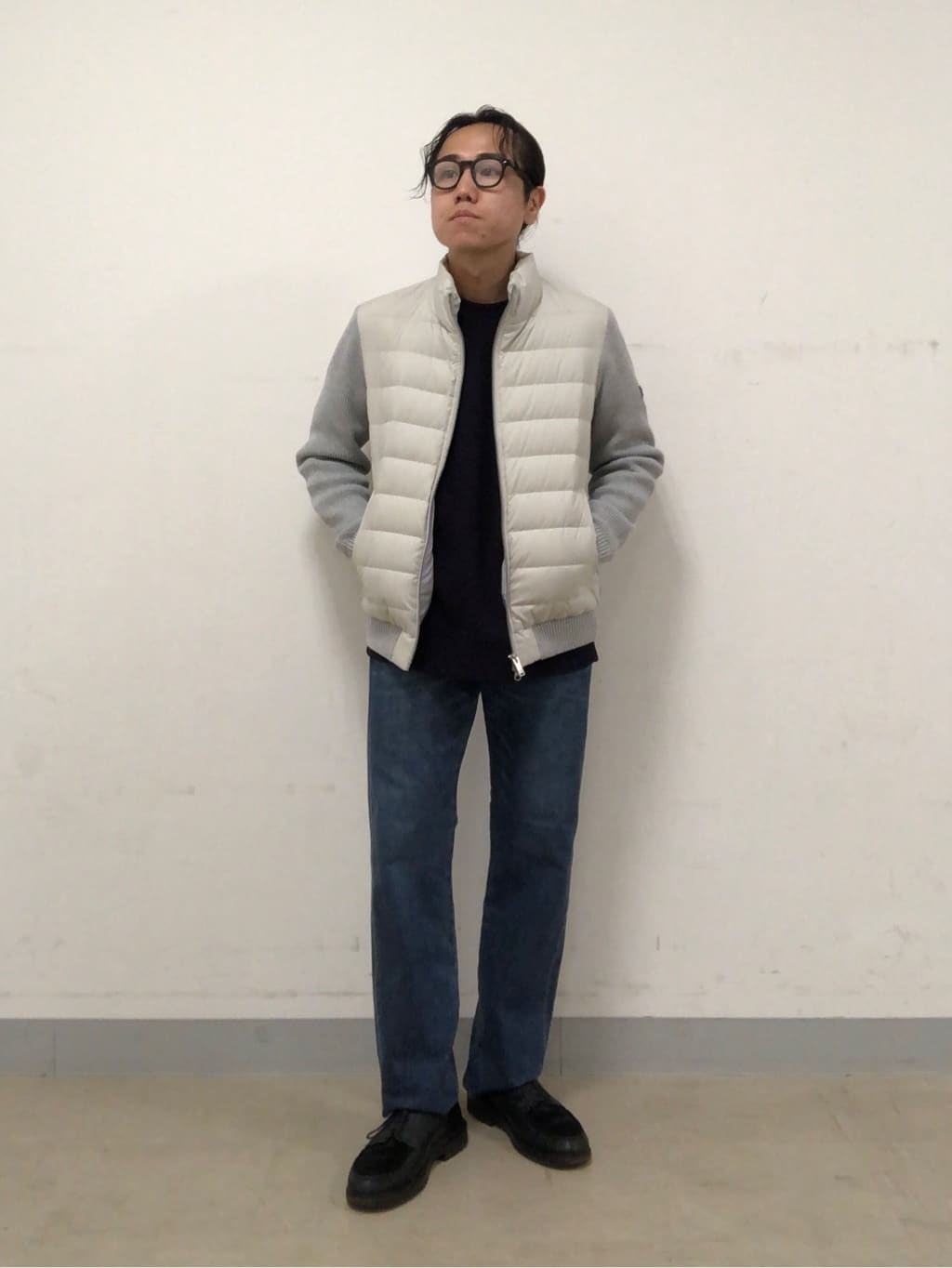 TAKEO KIKUCHIの【モンスターストレッチ】日本製 ウォッシュド デニムパンツを使ったコーディネートを紹介します。｜Rakuten Fashion(楽天ファッション／旧楽天ブランドアベニュー)4801800