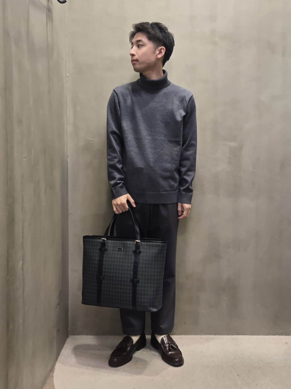 TAKEO KIKUCHIの【DOWN FABRIC】ダウンファブリック イージーパンツを使ったコーディネートを紹介します。｜Rakuten Fashion(楽天ファッション／旧楽天ブランドアベニュー)4801792