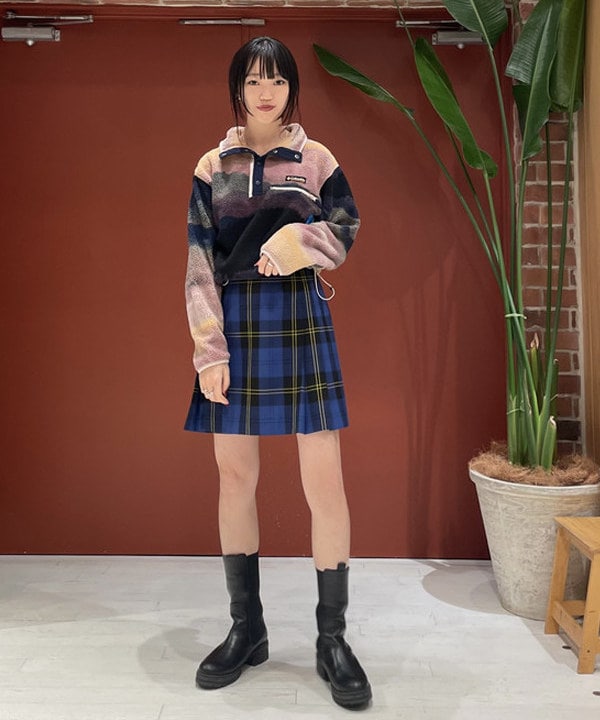 BEAMS WOMENのColumbia / ヘルヴェティア プリント ハーフ スナップを 