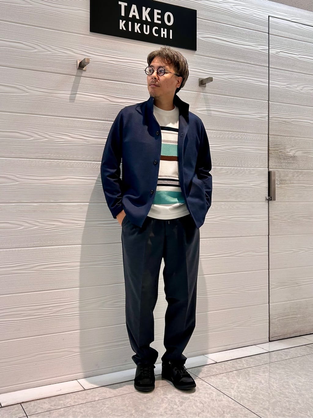 TAKEO KIKUCHIの【DOWN FABRIC】ダウンファブリック スタンドカラーブルゾンを使ったコーディネートを紹介します。｜Rakuten Fashion(楽天ファッション／旧楽天ブランドアベニュー)4807208