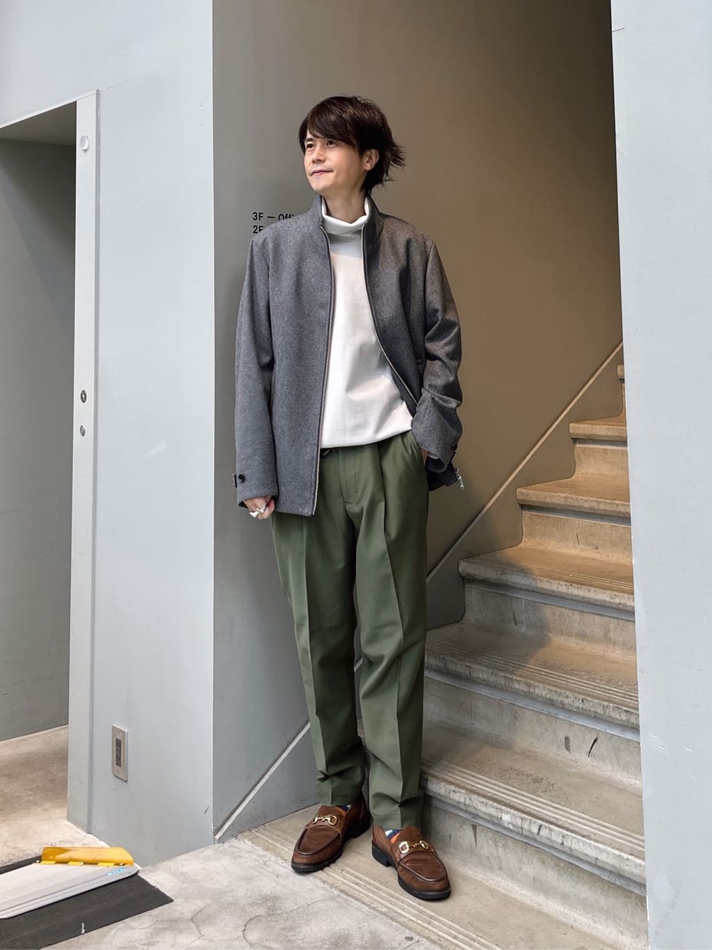 TAKEO KIKUCHIのウールブレンド オフタートルネック カットソーを使ったコーディネートを紹介します。｜Rakuten Fashion(楽天ファッション／旧楽天ブランドアベニュー)4810827