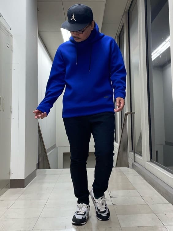TAKEO KIKUCHIの【Made in JAPAN】エアダン プルオーバー パーカを使ったコーディネートを紹介します。｜Rakuten Fashion(楽天ファッション／旧楽天ブランドアベニュー)4812185