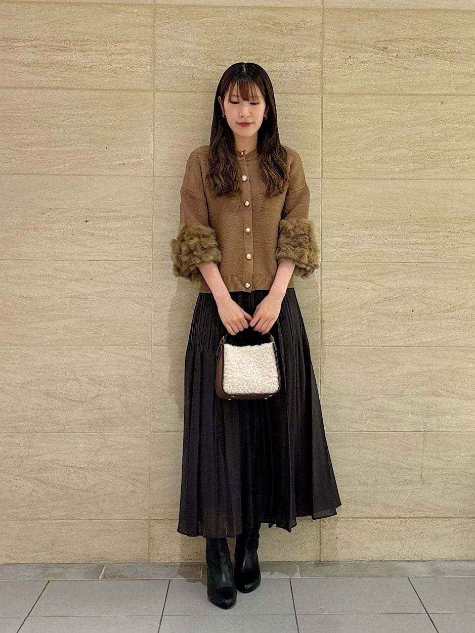 allurevilleのヒールメタルショートブーツを使ったコーディネートを紹介します。｜Rakuten Fashion(楽天ファッション／旧楽天ブランドアベニュー)4812227