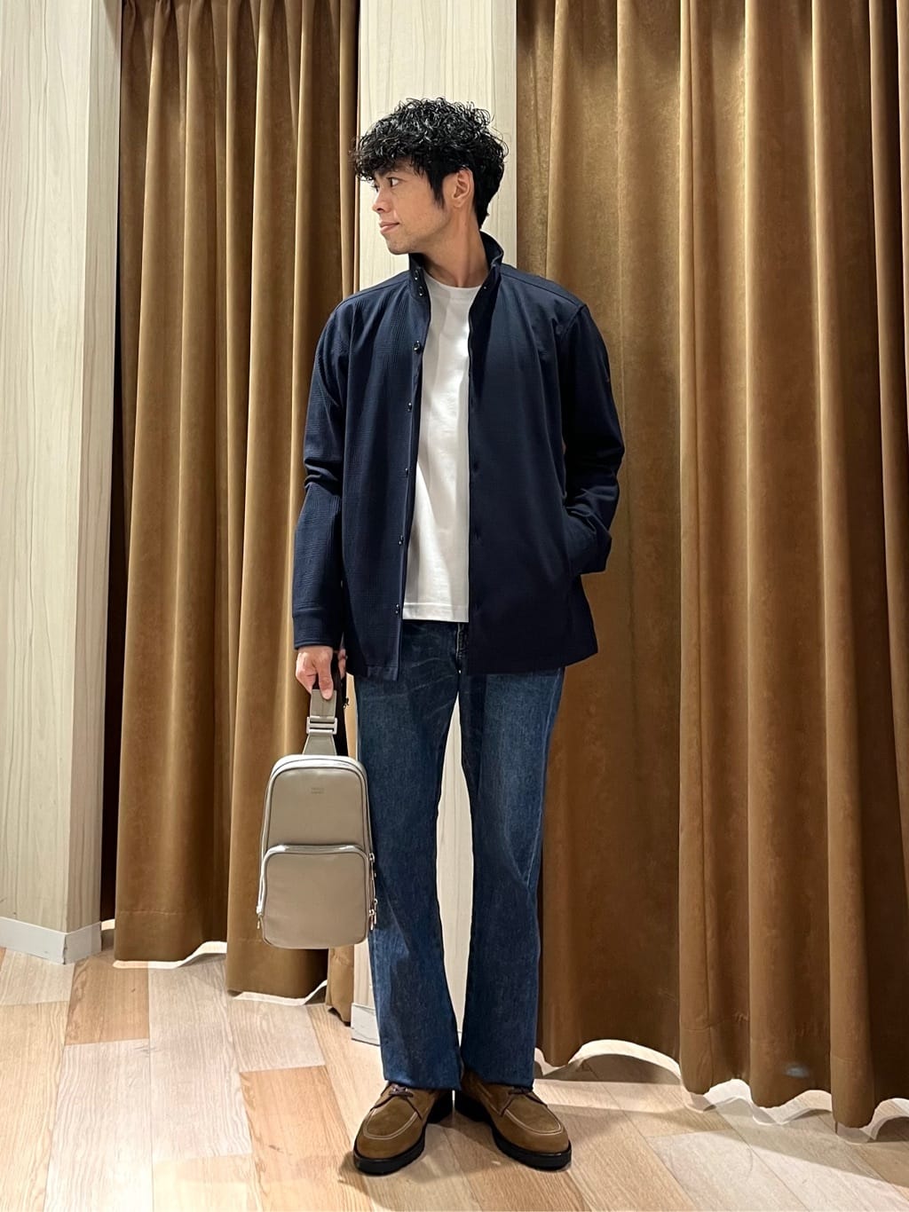 TAKEO KIKUCHIの【抗菌防臭/ジャケット対応】テーラード 長袖Tシャツを使ったコーディネートを紹介します。｜Rakuten Fashion(楽天ファッション／旧楽天ブランドアベニュー)4814538