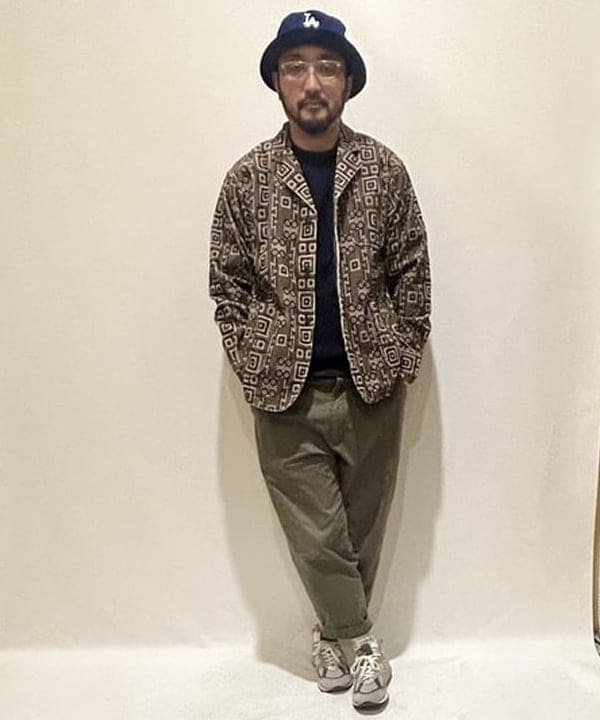 BEAMS OUTLETのBEAMS PLUS /  コーデュロイ プリント 4ボタン カフス ジャケットを使ったコーディネートを紹介します。｜Rakuten Fashion(楽天ファッション／旧楽天ブランドアベニュー)4820334