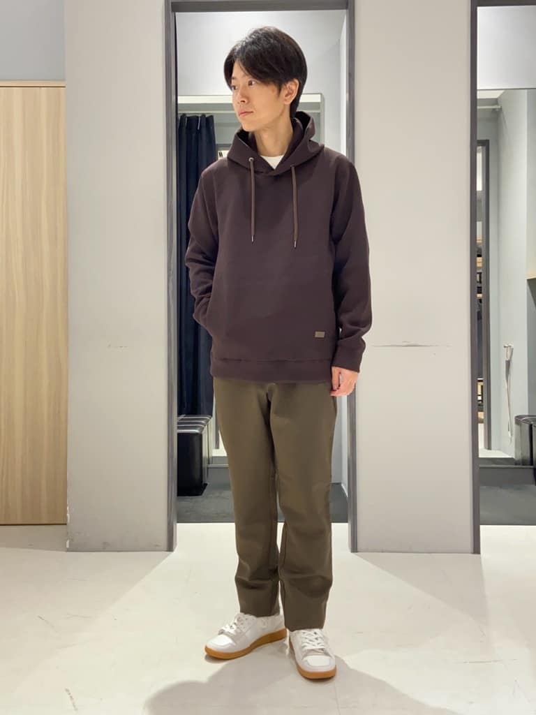 TAKEO KIKUCHIの【Made in JAPAN】エアダン プルオーバー パーカを使ったコーディネートを紹介します。｜Rakuten Fashion(楽天ファッション／旧楽天ブランドアベニュー)4820507