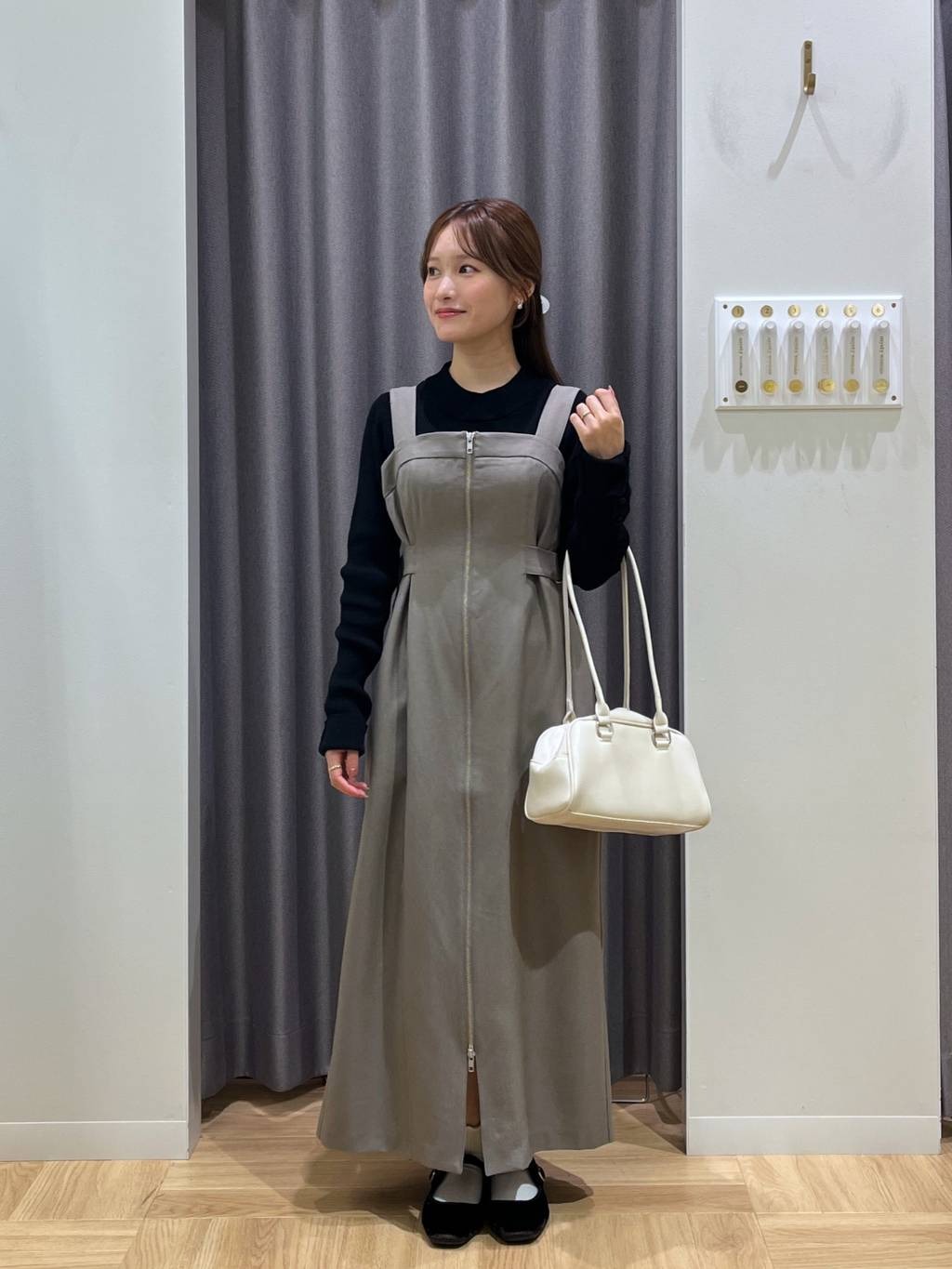 mysty womanの【古畑星夏さん着用アイテム】タートルネック袖ボタンプルオーバーを使ったコーディネートを紹介します。｜Rakuten Fashion(楽天ファッション／旧楽天ブランドアベニュー)4822462