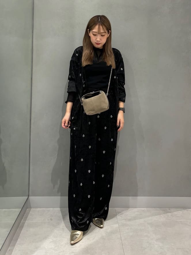 Vinの刺繍クラッシュベロアジャケットを使ったコーディネートを紹介します。｜Rakuten Fashion(楽天ファッション／旧楽天ブランドアベニュー)4825678