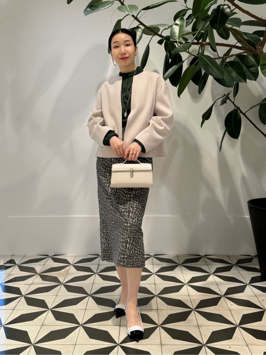 TOMORROWLANDのニードルジャージー バックペプラムジャケットを使った  