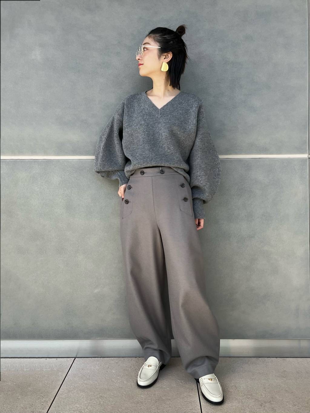 CurensologyのウールカシミヤステッチVネックプルオーバーを使った 
