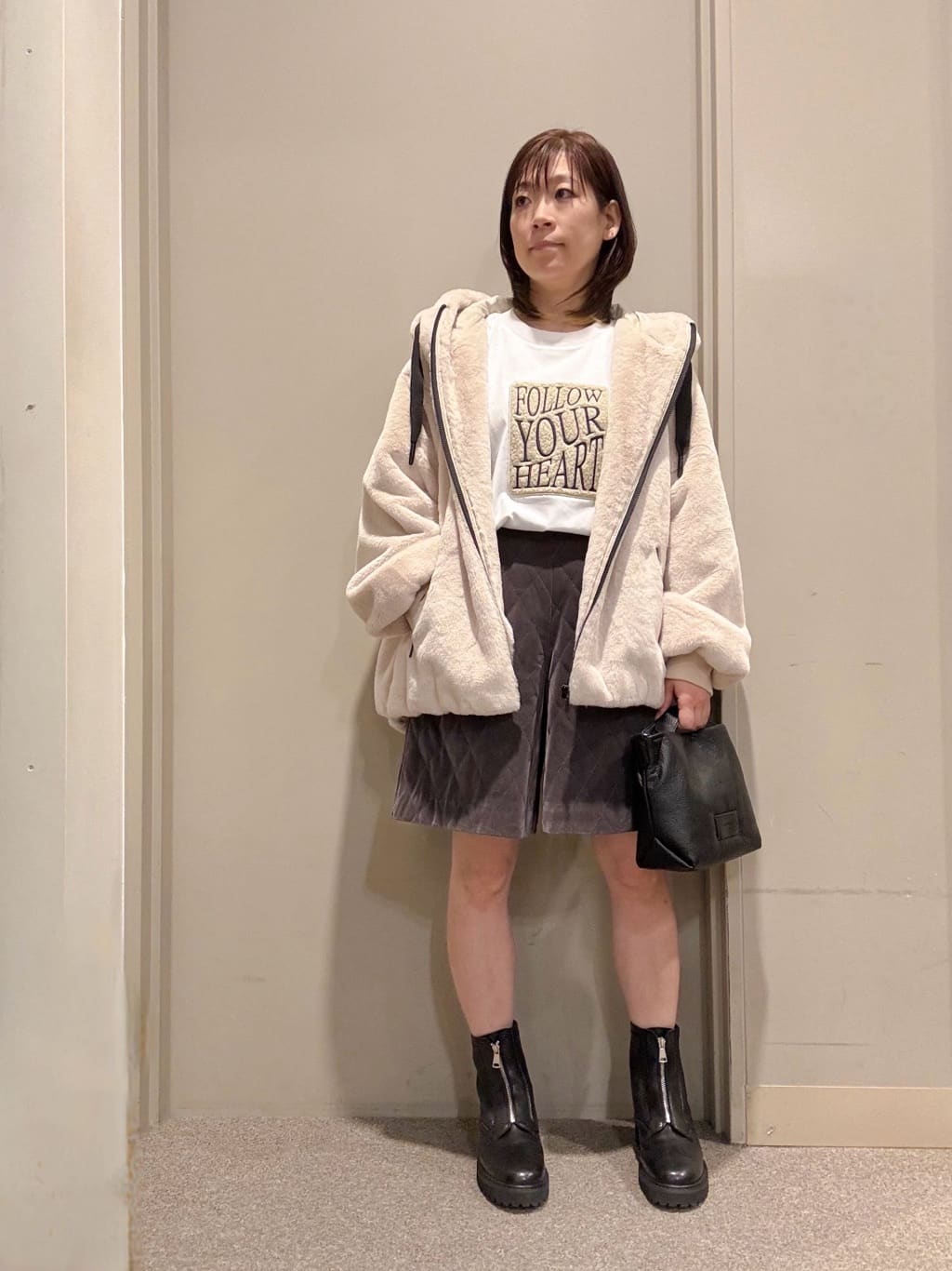 VinのファーワッペンラウンドヘムロンTを使ったコーディネートを紹介します。｜Rakuten Fashion(楽天ファッション／旧楽天ブランドアベニュー)4834452