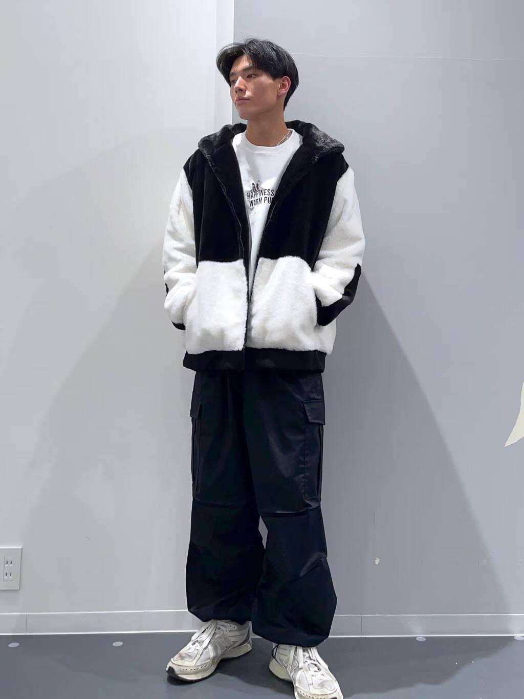 LAKOLEの切替ファーフードブルゾンを使ったコーディネートを紹介します。｜Rakuten Fashion(楽天ファッション／旧楽天ブランドアベニュー)4835095