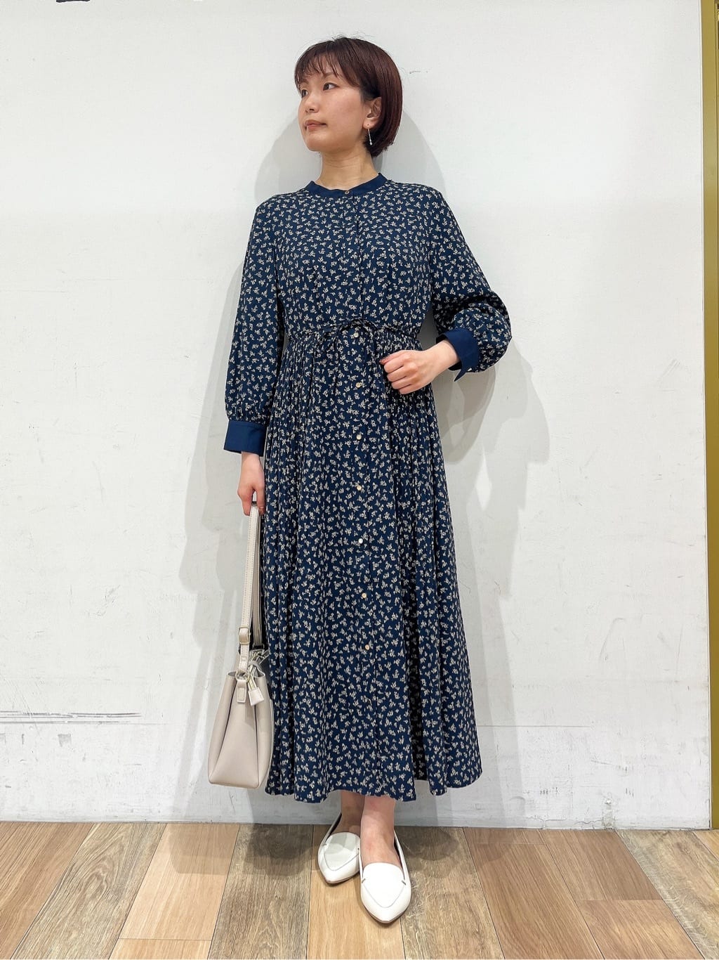 groveの小花柄プリントプリーツワンピースを使ったコーディネート  