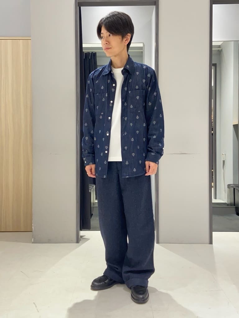 TAKEO KIKUCHIの【抗菌防臭/ジャケット対応】テーラード 長袖Tシャツを使ったコーディネートを紹介します。｜Rakuten Fashion(楽天ファッション／旧楽天ブランドアベニュー)4836399