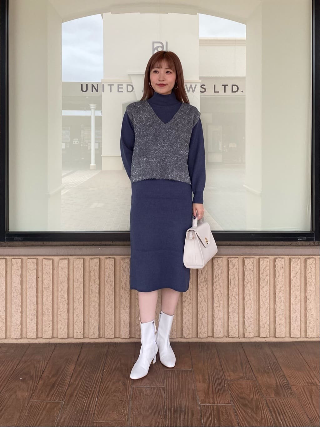 UNITED ARROWS LTD. OUTLETのラメ フェザーベスト+ハイネック