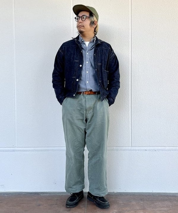 BEAMS MENのBEAMS PLUS / MIL Trousers Herringboneを使ったコーディネートを紹介します。｜Rakuten Fashion(楽天ファッション／旧楽天ブランドアベニュー)4844985