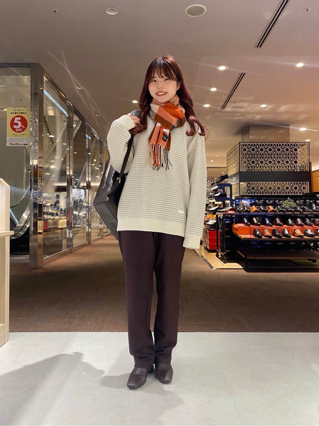 TAKEO KIKUCHIのドットメランジ プルオーバー ニットを使ったコーディネートを紹介します。｜Rakuten Fashion(楽天ファッション／旧楽天ブランドアベニュー)4847819