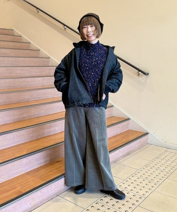BEAMS HEARTのサイドボタン コーデュロイパンツ 24AWを使ったコーディネートを紹介します。｜Rakuten Fashion(楽天ファッション／旧楽天ブランドアベニュー)4856870