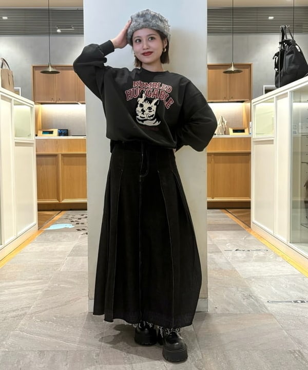 BEAMS HEARTのワイドプリーツ デニムスカートを使ったコーディネートを紹介します。｜Rakuten Fashion(楽天ファッション／旧楽天ブランドアベニュー)4857436