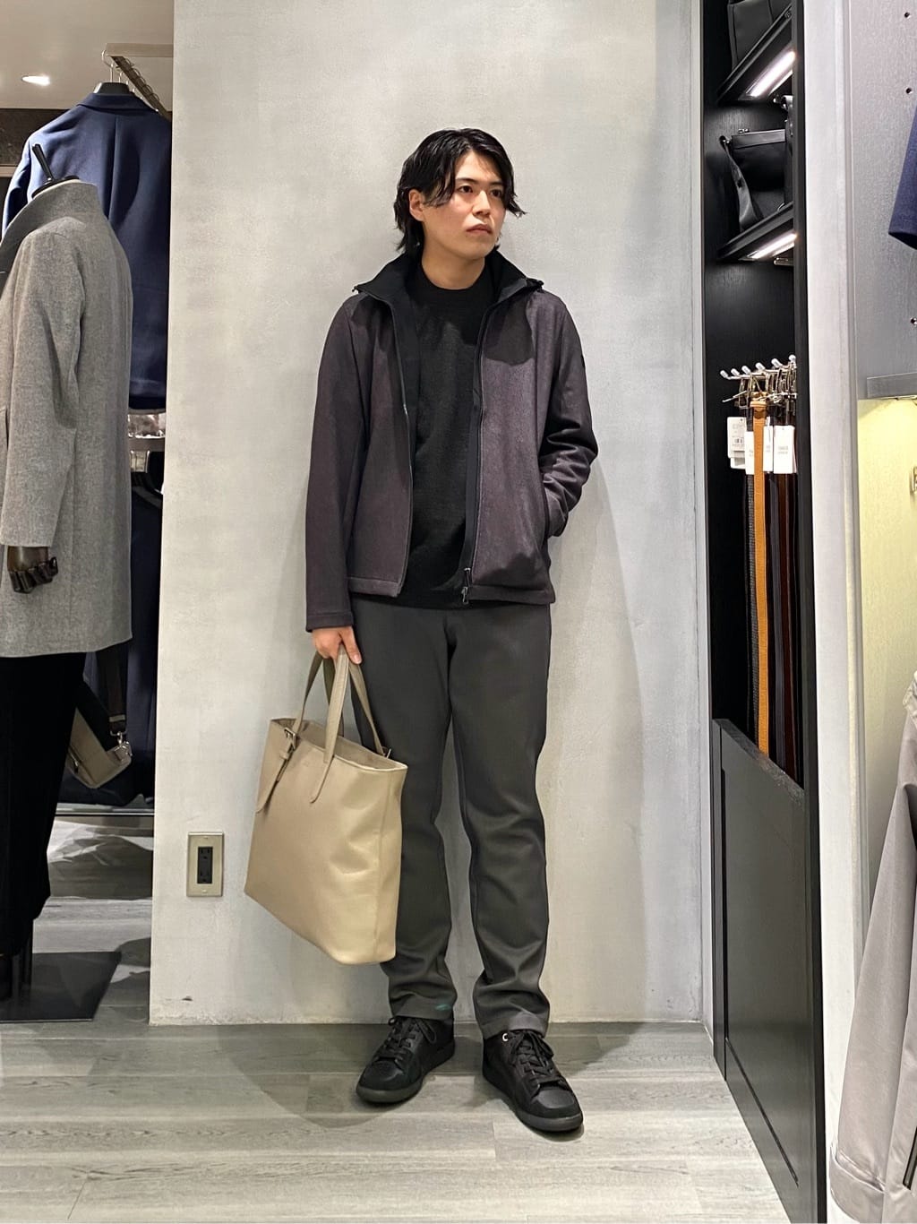 TAKEO KIKUCHIの【DOWN FABRIC】ダウンファブリック フード ZIP UP ブルゾンを使ったコーディネートを紹介します。｜Rakuten Fashion(楽天ファッション／旧楽天ブランドアベニュー)4859397