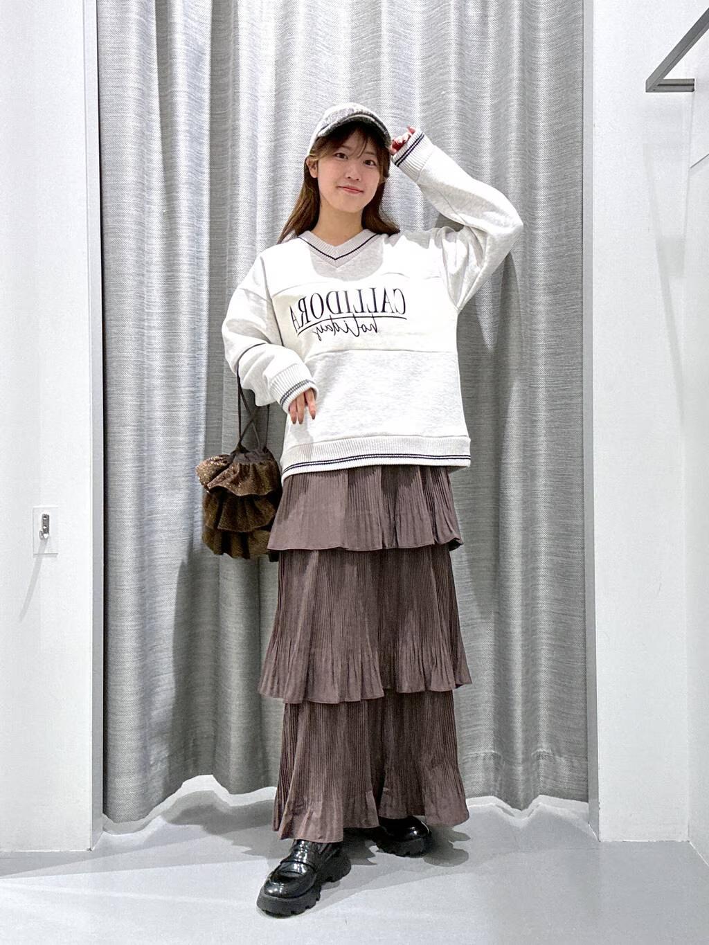 LAKOLEの裏起毛パネル切替プルオーバーを使ったコーディネートを紹介します。｜Rakuten Fashion(楽天ファッション／旧楽天ブランドアベニュー)4865646