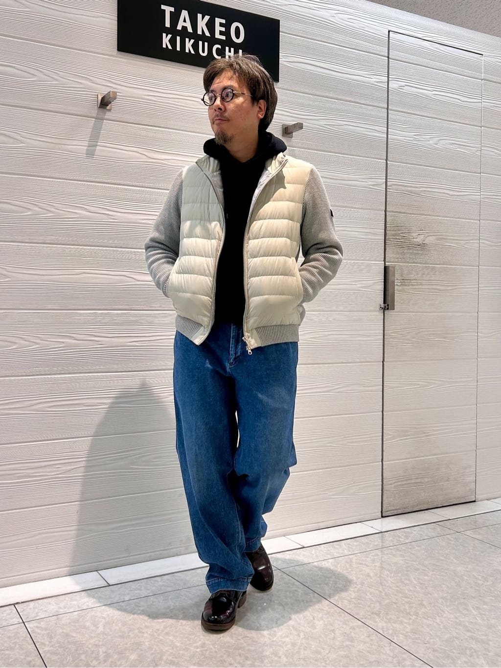 TAKEO KIKUCHIの【THE FLAGSHIP】ウルグアイメリノ ニット フーディを使ったコーディネートを紹介します。｜Rakuten Fashion(楽天ファッション／旧楽天ブランドアベニュー)4872845