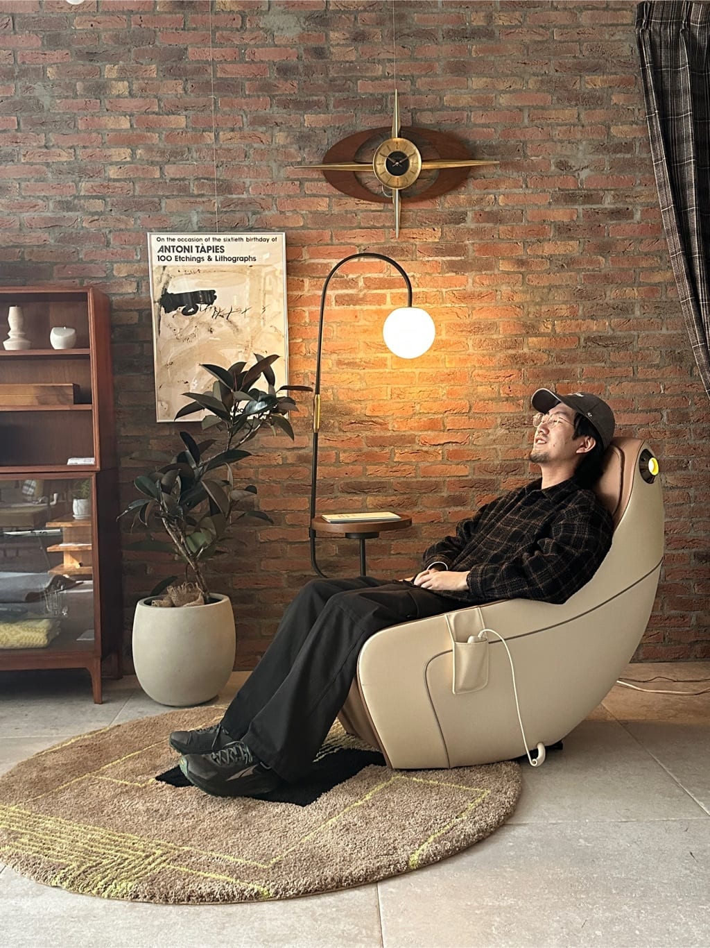 journal standard FurnitureのSAGA WALL CLOCK サーガ ウォールクロック 掛け時計を使ったコーディネートを紹介します。｜Rakuten Fashion(楽天ファッション／旧楽天ブランドアベニュー)4874604