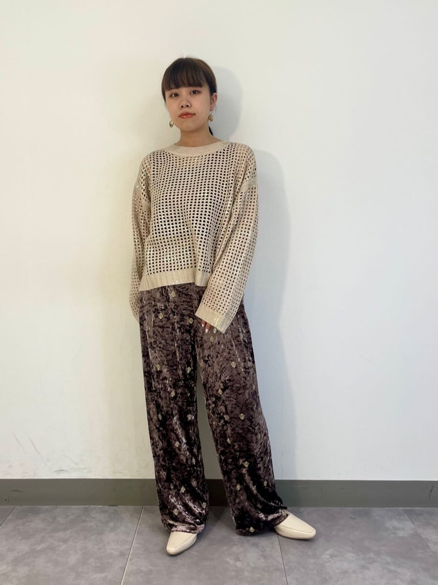 Vinの箔ペイントメッシュニットを使ったコーディネートを紹介します。｜Rakuten Fashion(楽天ファッション／旧楽天ブランドアベニュー)4880903