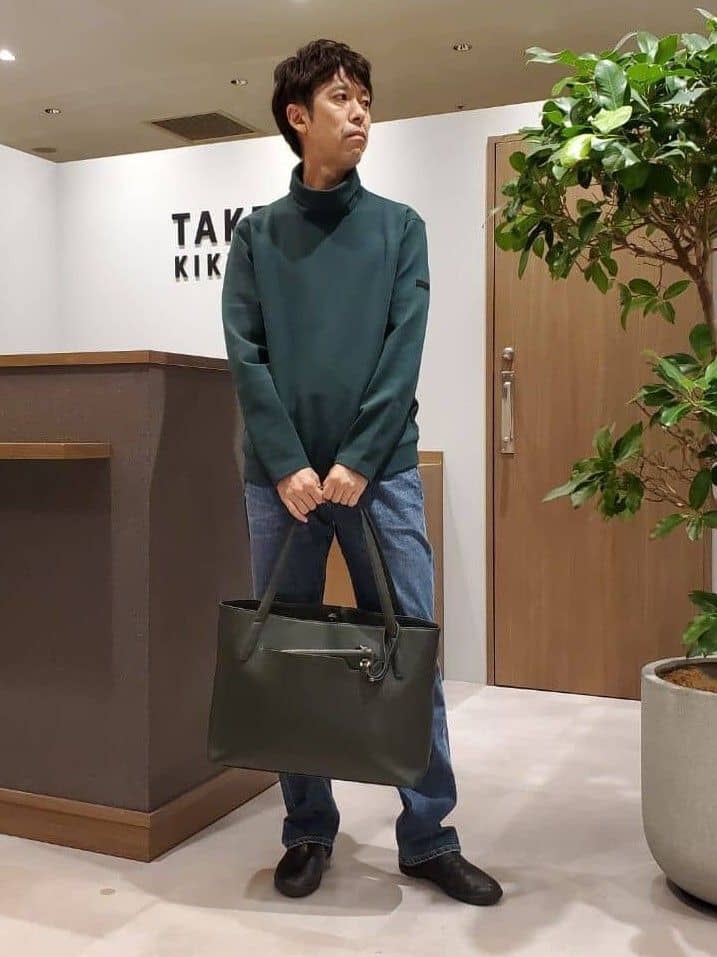 TAKEO KIKUCHIの【モンスターストレッチ】日本製 ウォッシュド デニムパンツを使ったコーディネートを紹介します。｜Rakuten Fashion(楽天ファッション／旧楽天ブランドアベニュー)4885581