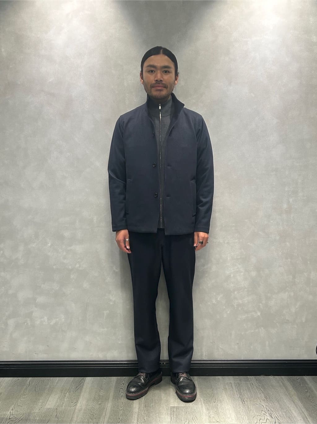 TAKEO KIKUCHIの【DOWN FABRIC】ダウンファブリック スタンドカラーブルゾンを使ったコーディネートを紹介します。｜Rakuten Fashion(楽天ファッション／旧楽天ブランドアベニュー)4885623