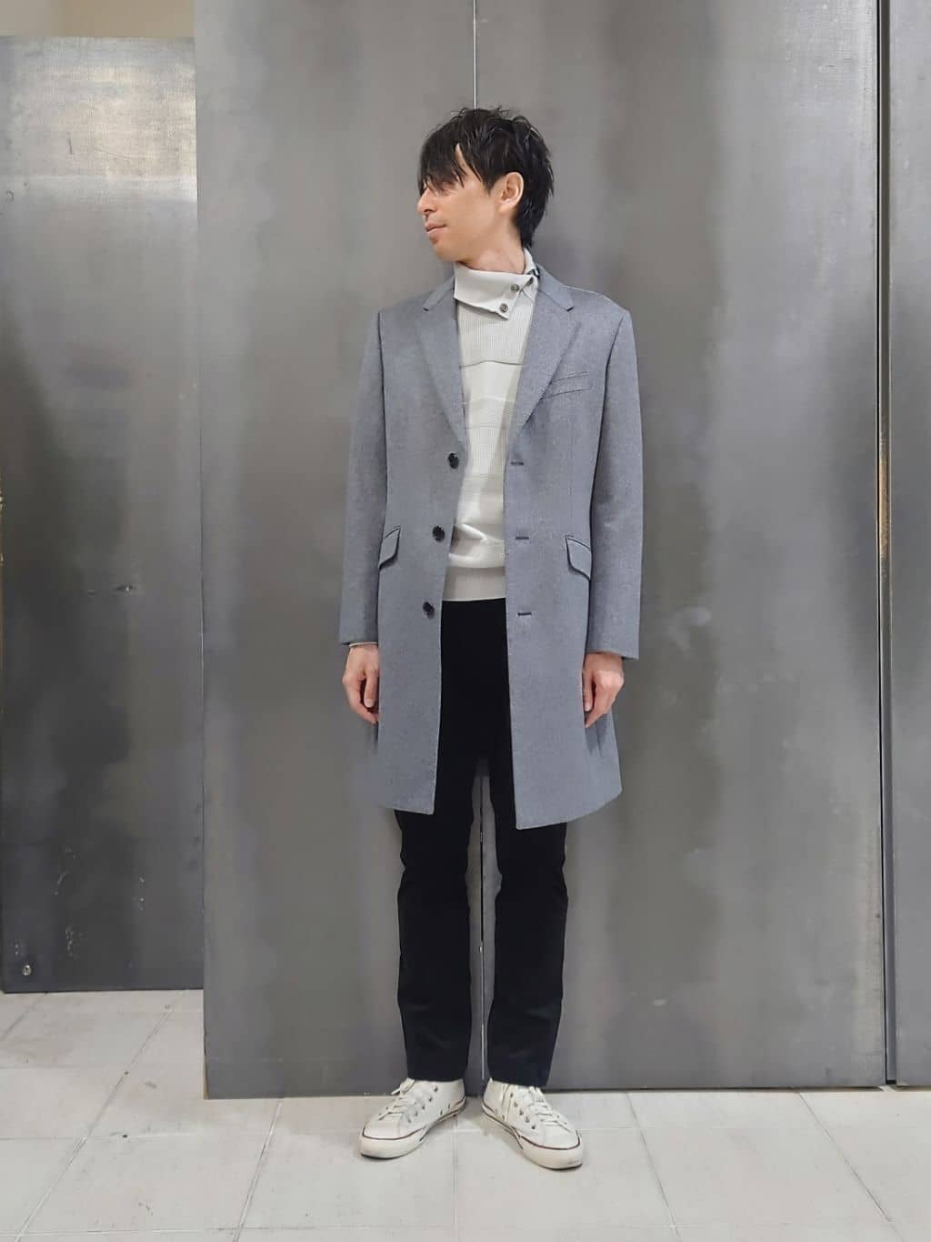 TAKEO KIKUCHIの【美脚シルエット】ストレッチ コーデュロイ パンツを使ったコーディネートを紹介します。｜Rakuten Fashion(楽天ファッション／旧楽天ブランドアベニュー)4892940