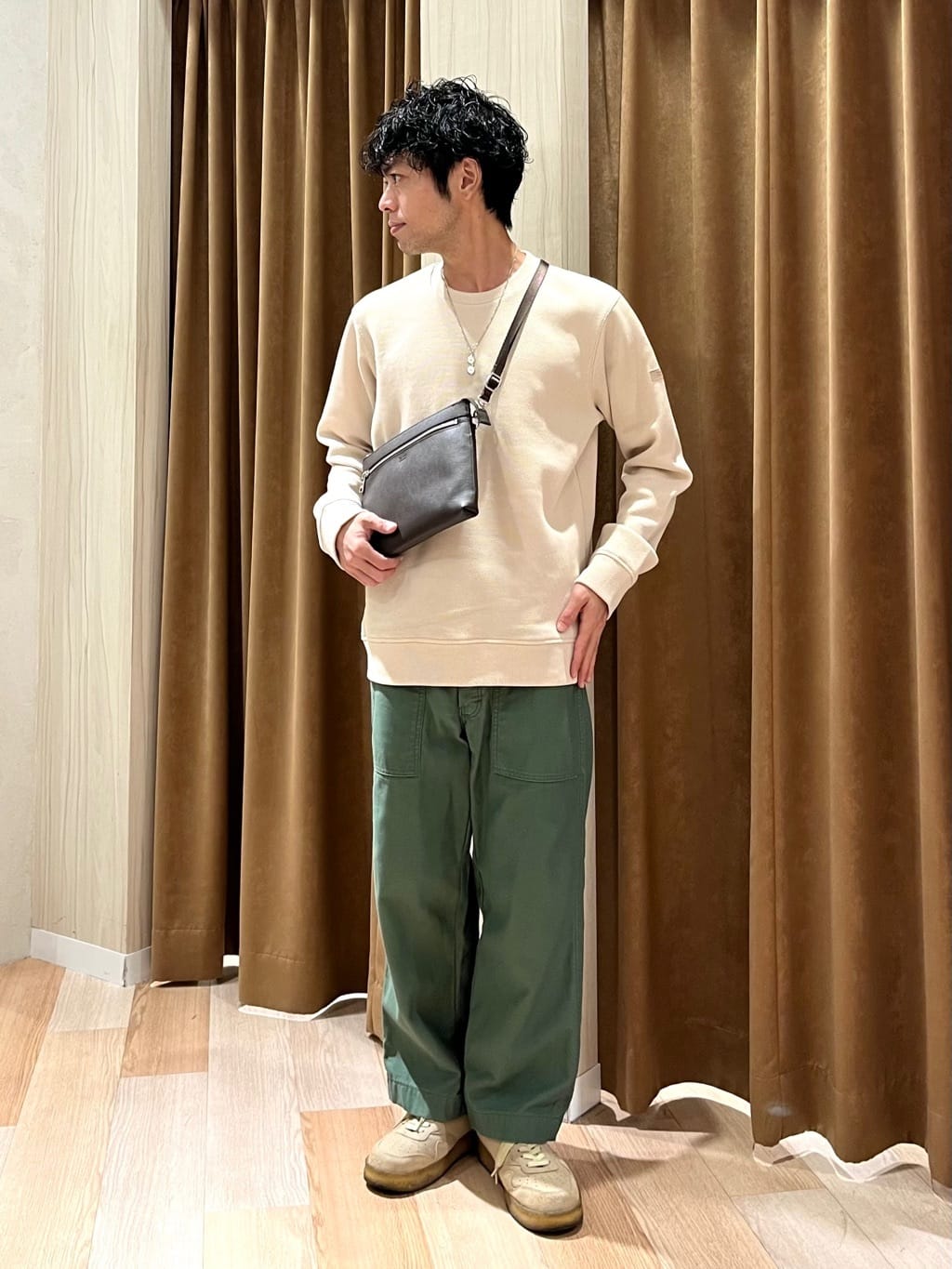 TAKEO KIKUCHIの【2WAY】レザー クラッチバッグを使ったコーディネートを紹介します。｜Rakuten Fashion(楽天ファッション／旧楽天ブランドアベニュー)4895656