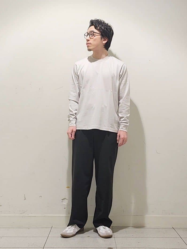 TAKEO KIKUCHIの【抗菌防臭/ジャケット対応】テーラード 長袖Tシャツを使ったコーディネートを紹介します。｜Rakuten Fashion(楽天ファッション／旧楽天ブランドアベニュー)4900807