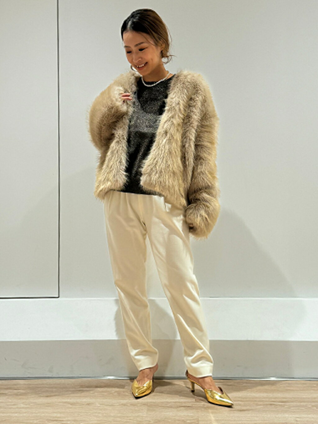 1er ArrondissementのECOPELファーショートコートを使った