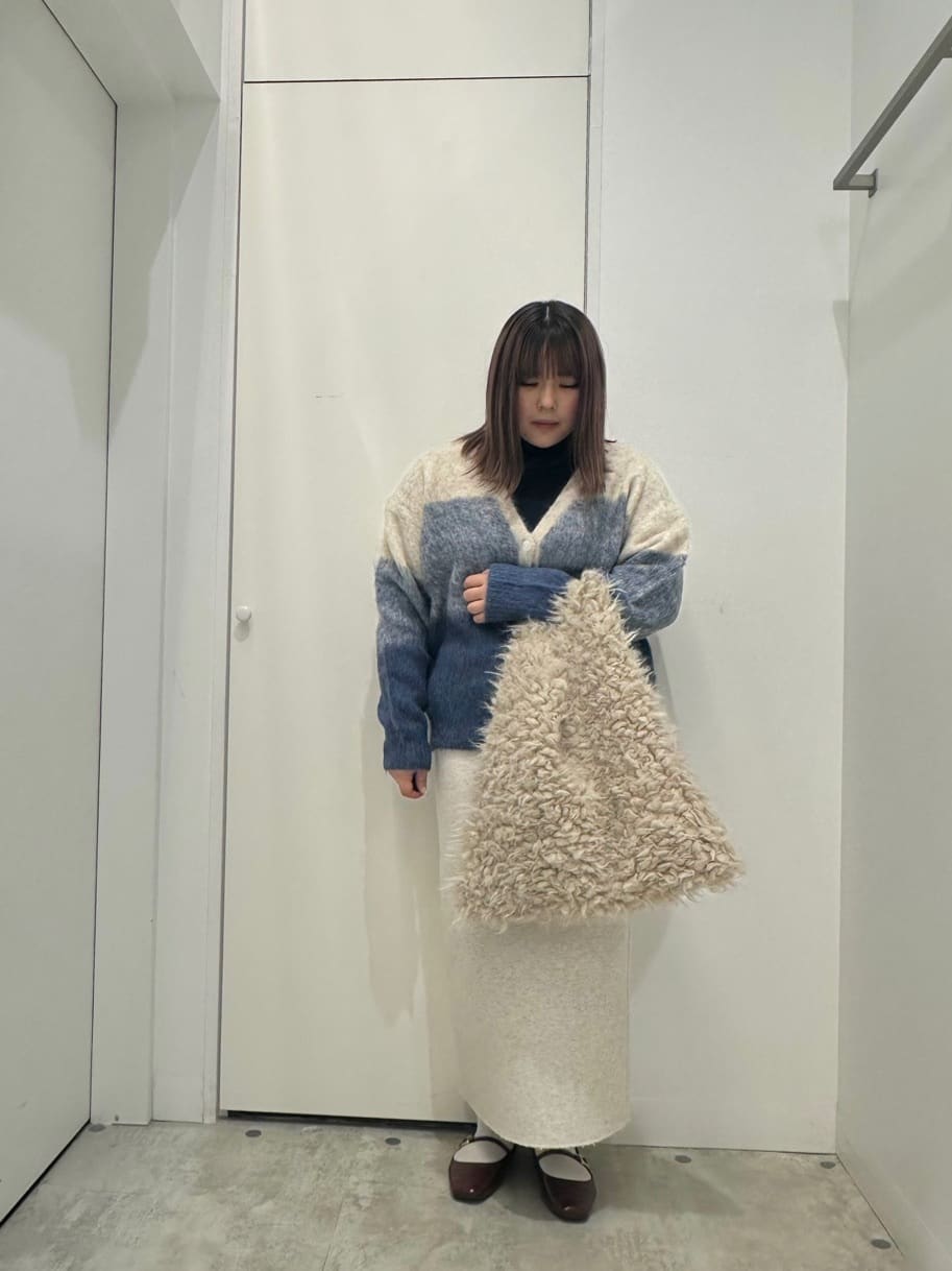 Vinのダンボールペンシルスカートを使ったコーディネートを紹介します。｜Rakuten Fashion(楽天ファッション／旧楽天ブランドアベニュー)4902772