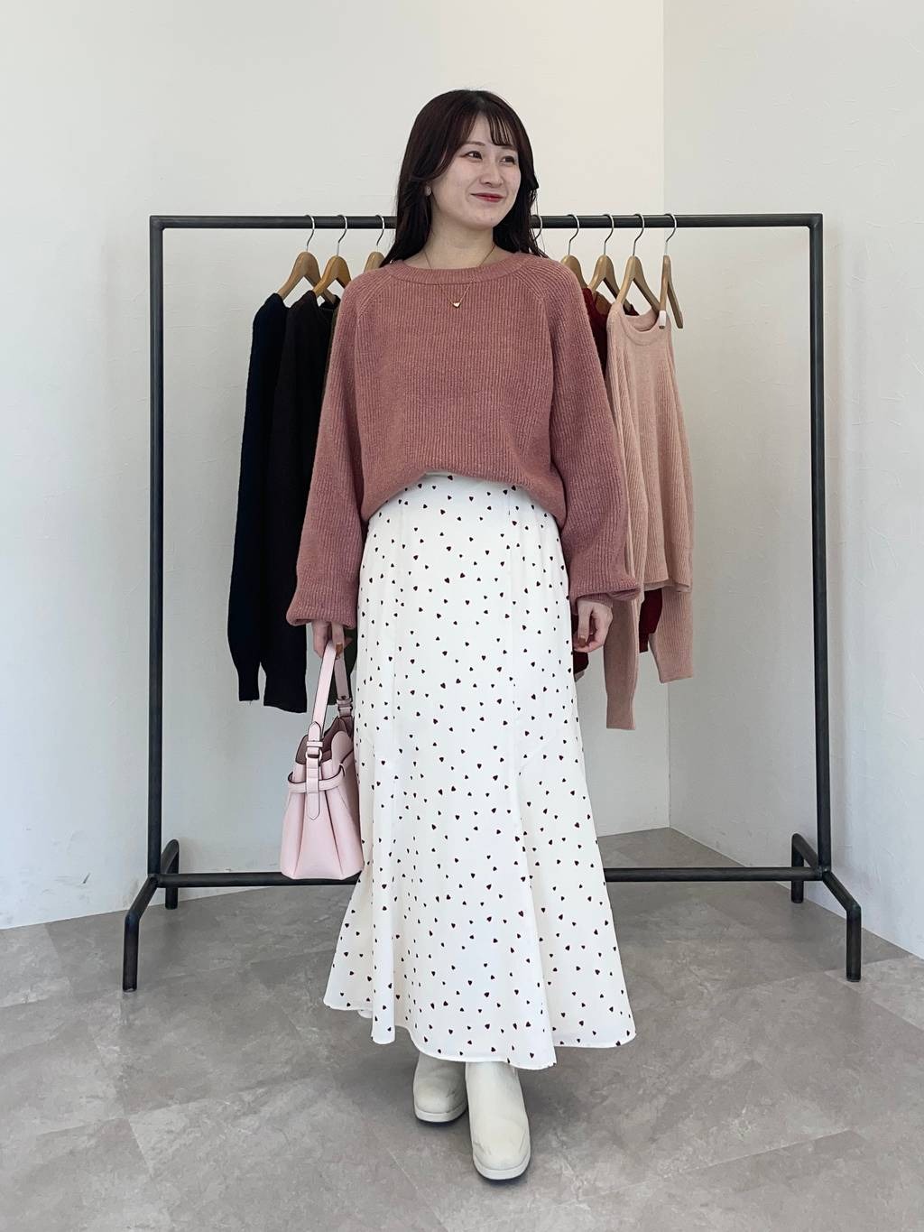 mysty womanの【WEB限定】アイスクリームクルーニットを使ったコーディネートを紹介します。｜Rakuten Fashion(楽天ファッション／旧楽天ブランドアベニュー)4907920