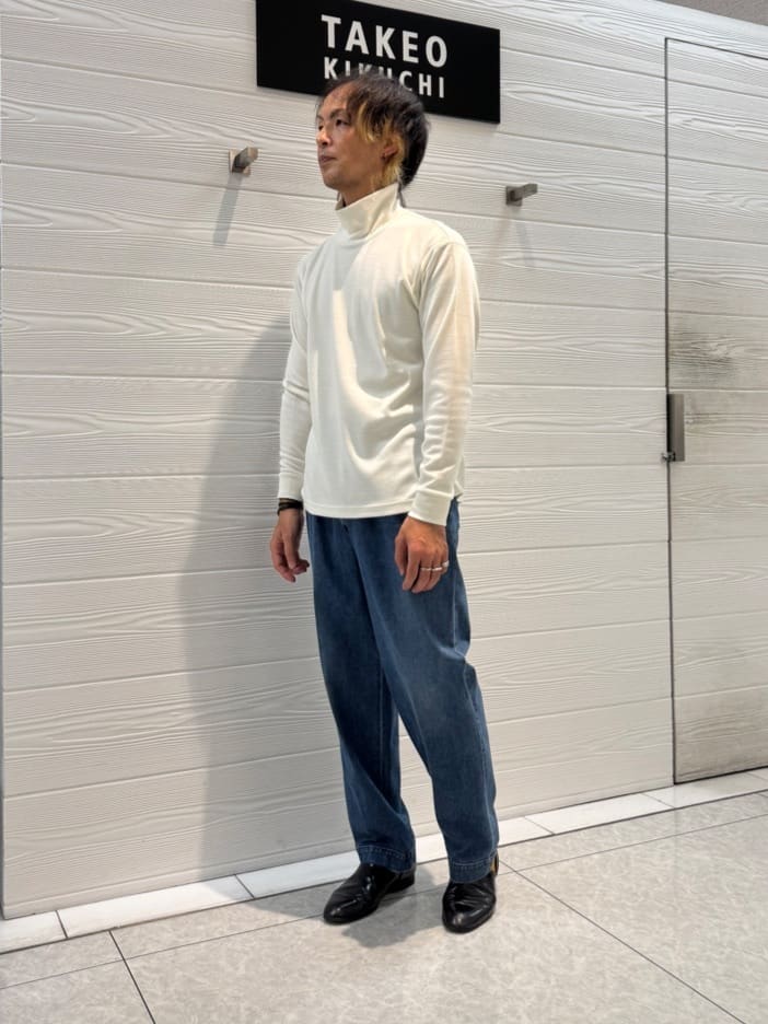 TAKEO KIKUCHIの【THE FLAGSHIP】ウール混 オフネック プルオーバーを使ったコーディネートを紹介します。｜Rakuten Fashion(楽天ファッション／旧楽天ブランドアベニュー)4908293