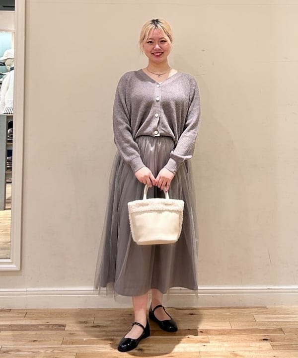 BEAMS HEARTのニットカーディガン * シアースカート(セットアイテム)を使ったコーディネートを紹介します。｜Rakuten Fashion(楽天ファッション／旧楽天ブランドアベニュー)4910410