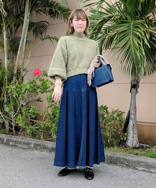 BEAMS HEARTのワイドプリーツ デニムスカートを使ったコーディネートを紹介します。｜Rakuten Fashion(楽天ファッション／旧楽天ブランドアベニュー)4911248
