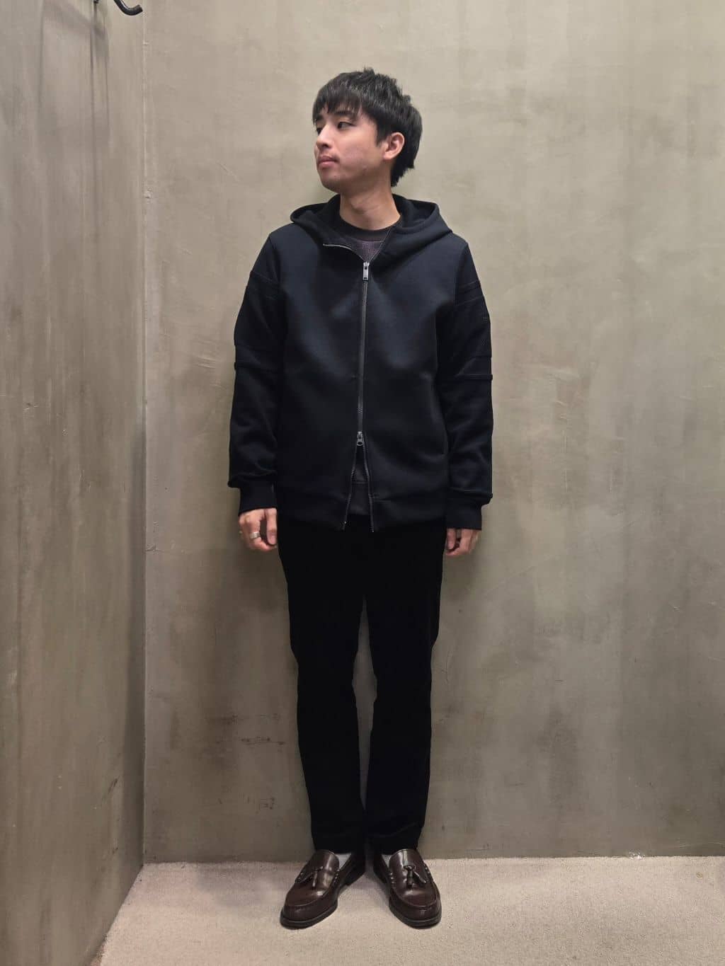 TAKEO KIKUCHIの【DOWN FABRIC】ダウンファブリック プルオーバー スウェットを使ったコーディネートを紹介します。｜Rakuten Fashion(楽天ファッション／旧楽天ブランドアベニュー)4913902