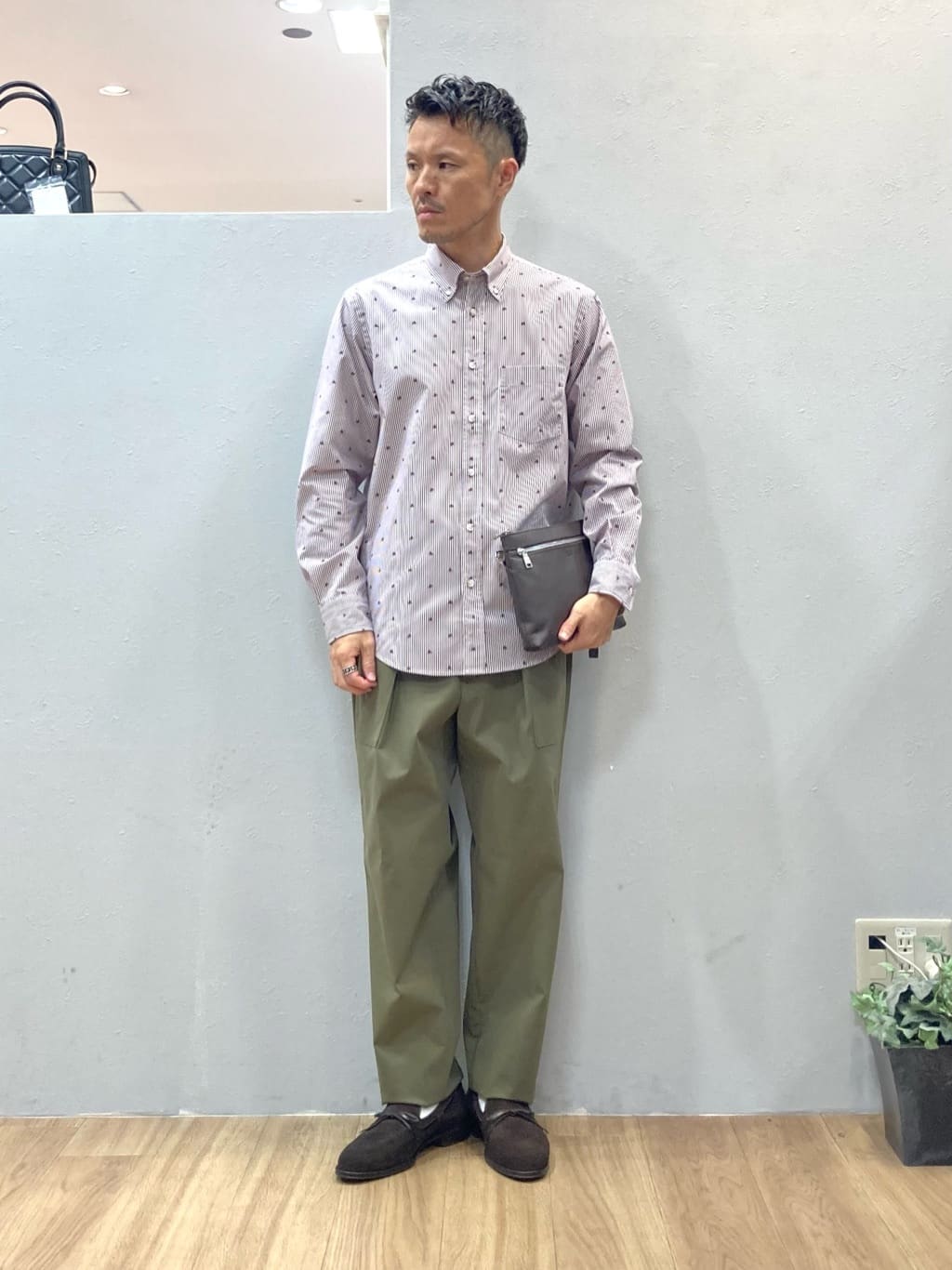 TAKEO KIKUCHIのハットモチーフ ジャカード ストライプ シャツを使ったコーディネートを紹介します。｜Rakuten Fashion(楽天ファッション／旧楽天ブランドアベニュー)4914619