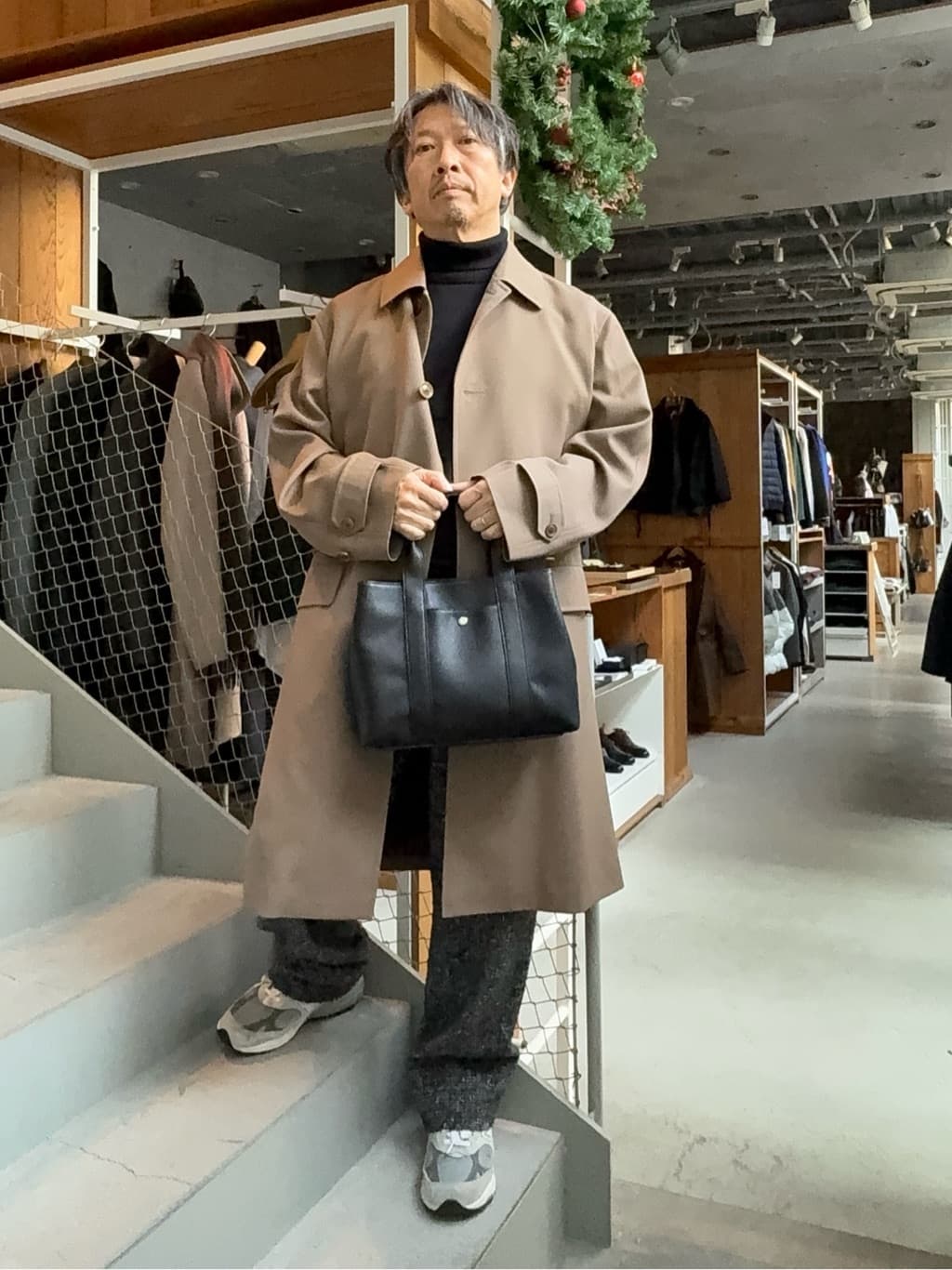 TAKEO KIKUCHIの【THE FLAGSHIP】ヴィンテージギャバジン ステンカラー コートを使ったコーディネートを紹介します。｜Rakuten Fashion(楽天ファッション／旧楽天ブランドアベニュー)4919690