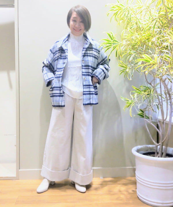 BEAMS HEARTの細コール タック ワイドパンツ(S~M)を使ったコーディネートを紹介します。｜Rakuten Fashion(楽天ファッション／旧楽天ブランドアベニュー)4919846