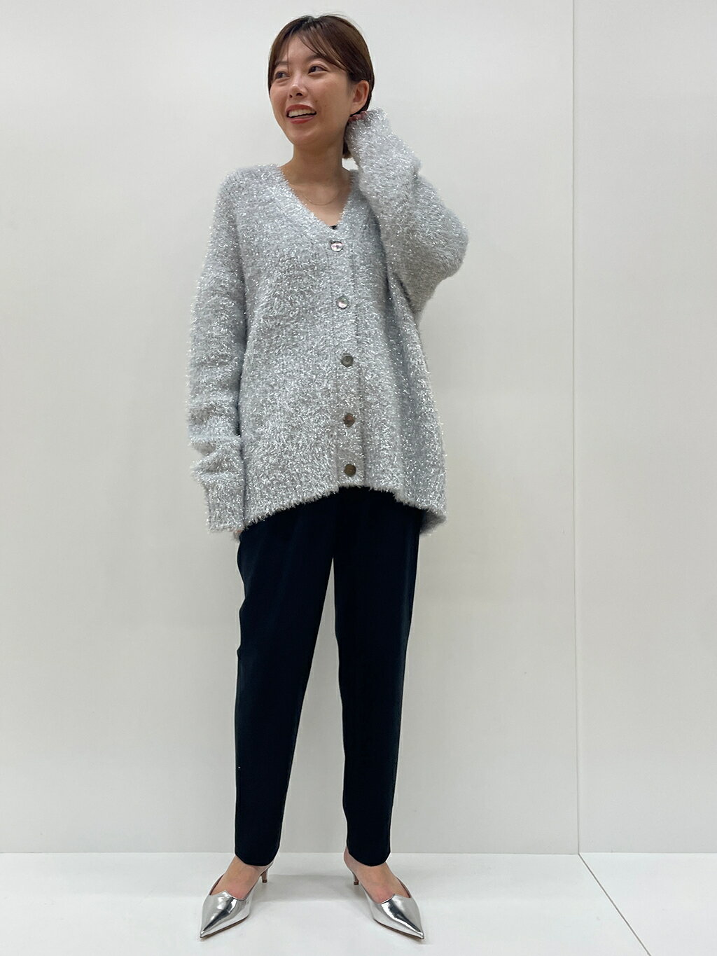 1er Arrondissementのラメシャギーカーディガンを使ったコーディネートを紹介します。｜Rakuten Fashion(楽天ファッション／旧楽天ブランドアベニュー)4922235